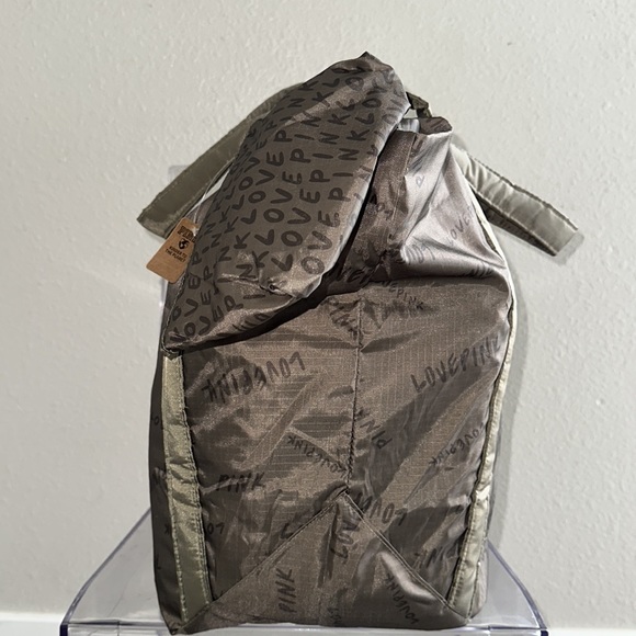 Pink travel tote bag with a matching pouch, brand new with a tag - Picture 6 of 12